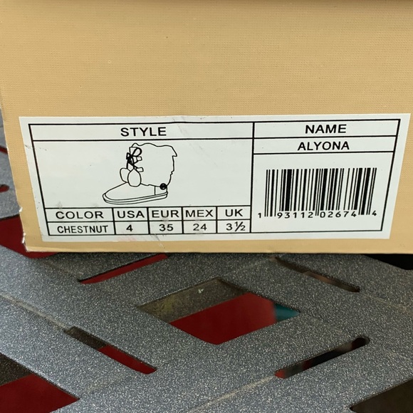 Michael Kors ALYONA Kids Boot - Picture 6 of 6